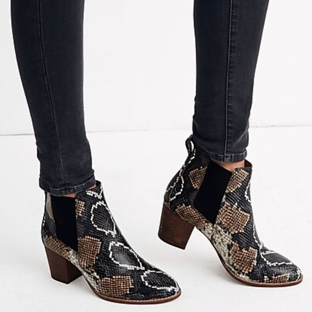 Madewell The Regan Snake Embossed Leather Ankle Boots - Picture 2 of 9